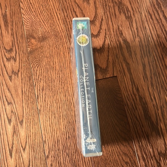 Unopened The Planet Earth Collection - Picture 3 of 3